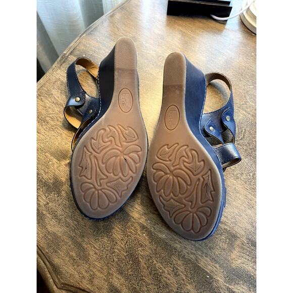 B.O.C Born Concept Navy Leather Wedge Sandals - Size‎ 9M - Picture 5 of 8